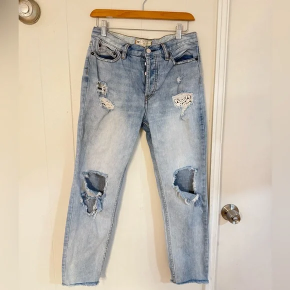 Free People Women’s Jeans - Picture 3 of 9